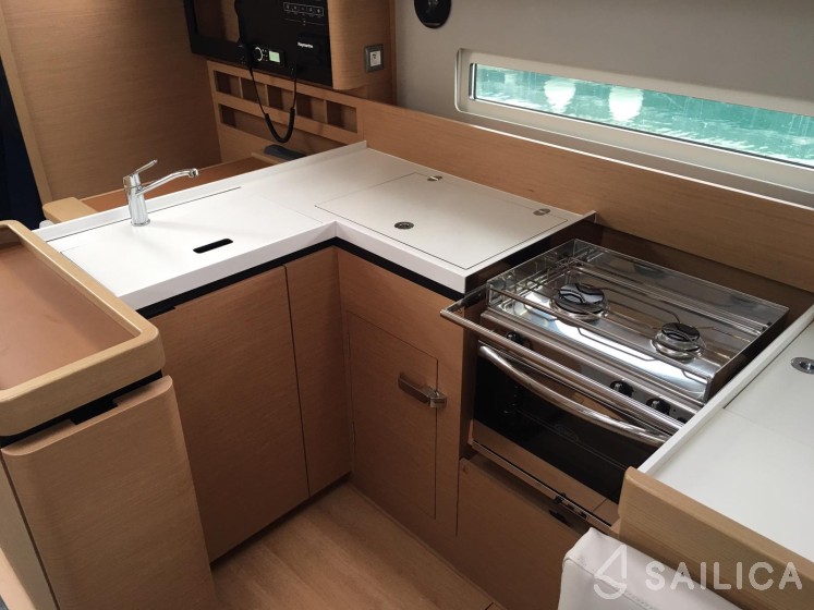 Sun Odyssey 410 - Yacht Charter Sailica