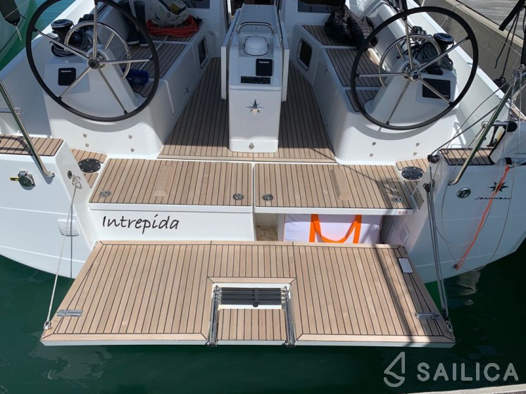 Sun Odyssey 410 - Yacht Charter Sailica