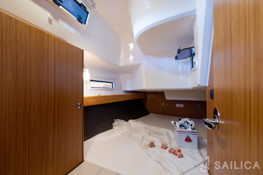 Bavaria 37 Cruiser - Yacht Charter Sailica