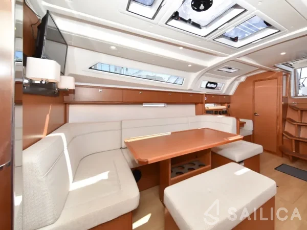 Bavaria 41 Cruiser - Yacht Charter Sailica