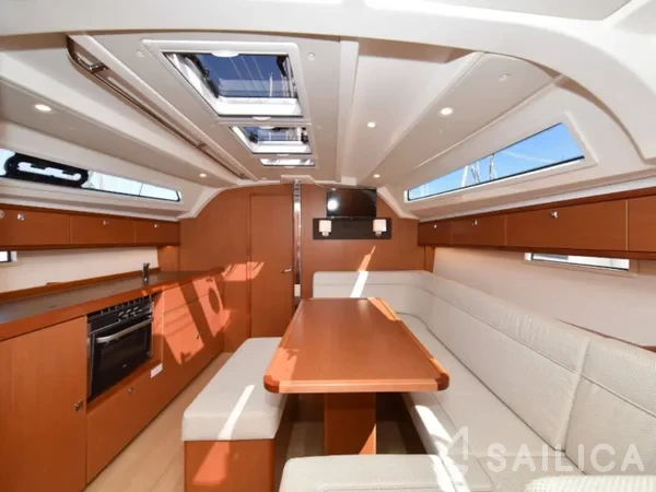 Bavaria 41 Cruiser - Yacht Charter Sailica