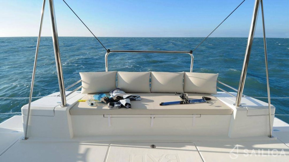 Bali 4.1 - Yacht Charter Sailica