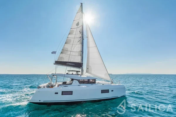 Lagoon 42 - Yacht Charter Sailica