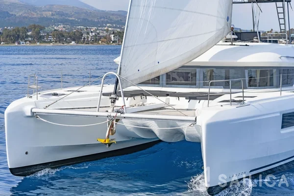 Lagoon 50 - Yacht Charter Sailica