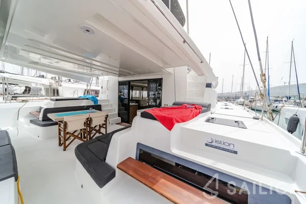 Lagoon 50 - Yacht Charter Sailica