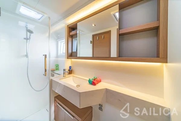 Lagoon 50 - Yacht Charter Sailica