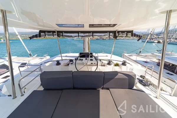 Lagoon 50 - Yacht Charter Sailica