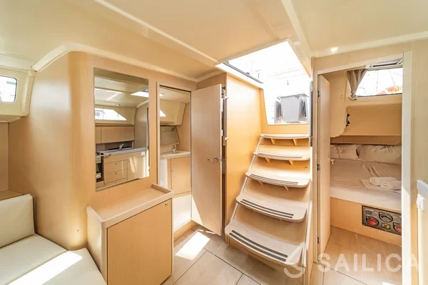 Oceanis 41.1 - Yacht Charter Sailica