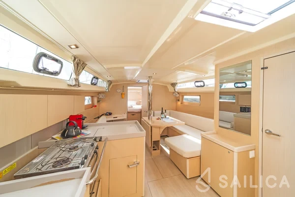 Oceanis 41.1 - Yacht Charter Sailica