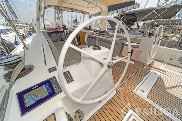 Oceanis 41.1 - Yacht Charter Sailica