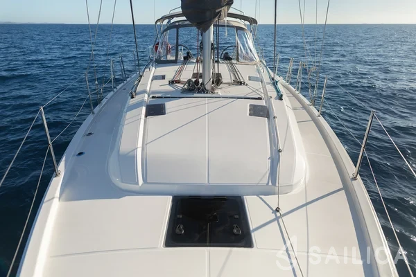 Oceanis 40.1 - Yacht Charter Sailica