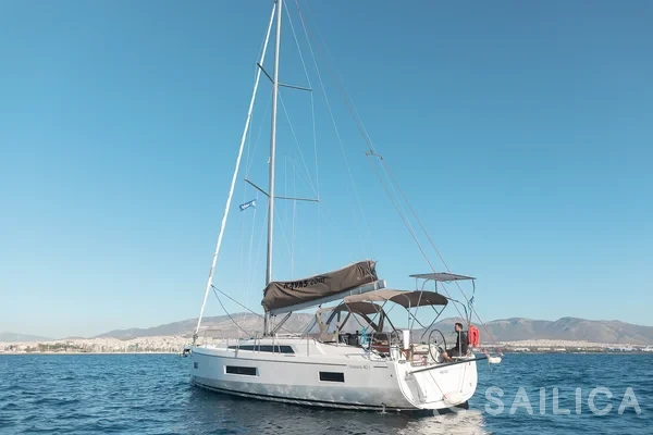 Oceanis 40.1 - Yacht Charter Sailica