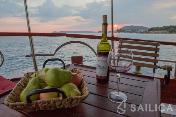 Custom Built - Yacht Charter Sailica