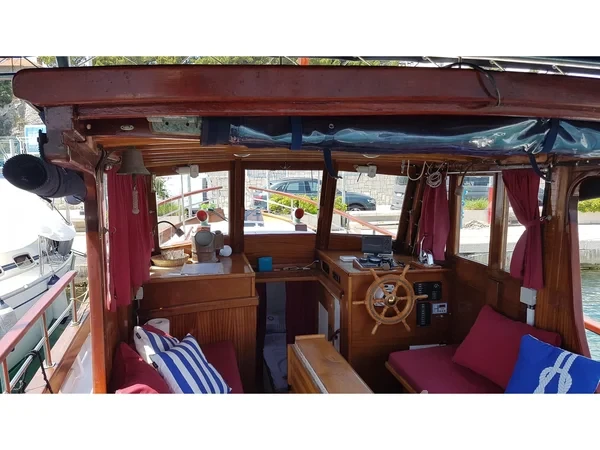 Custom Built - Yacht Charter Sailica