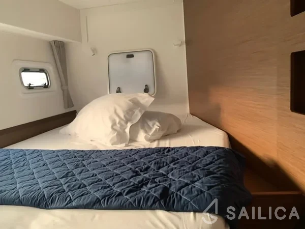 Lagoon 42 - Yacht Charter Sailica