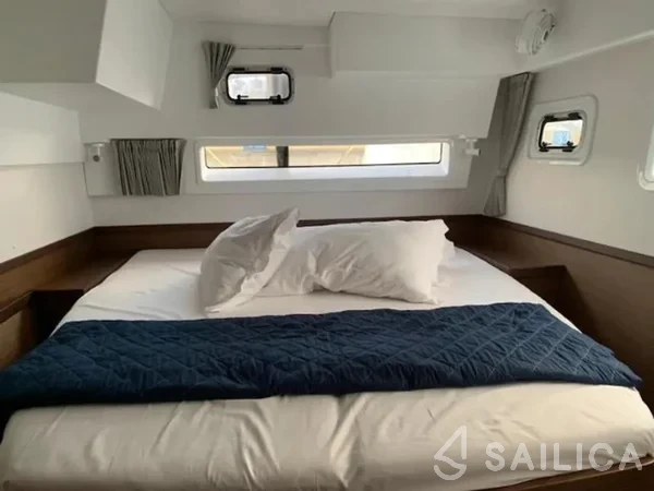 Lagoon 42 - Yacht Charter Sailica