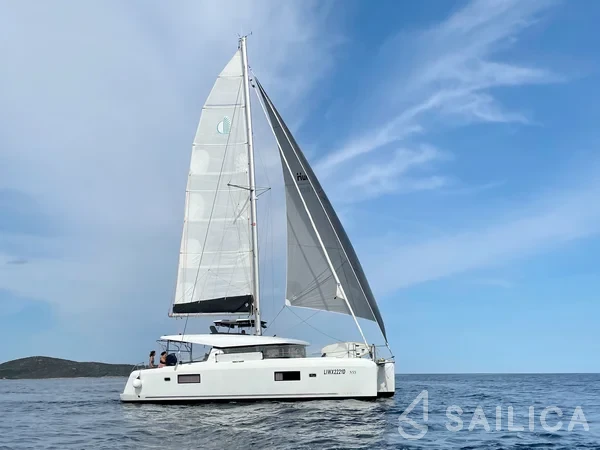 Lagoon 42 - Yacht Charter Sailica