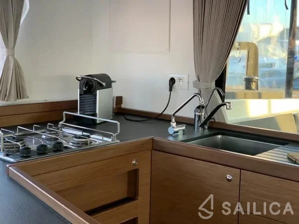 Lagoon 42 - Yacht Charter Sailica