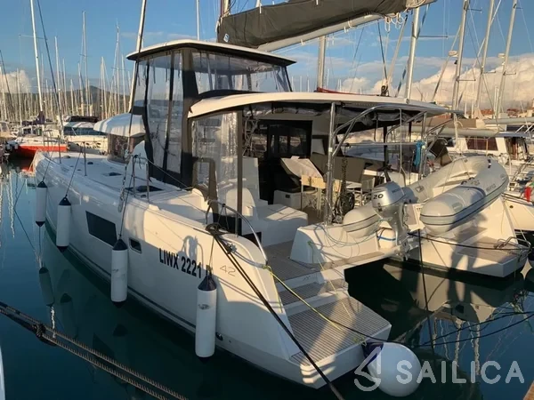 Lagoon 42 - Yacht Charter Sailica