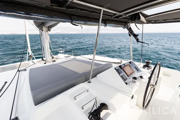 Lagoon 450  Flybridge - Yacht Charter Sailica