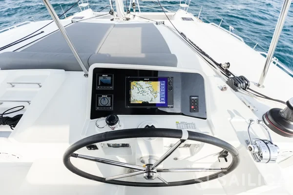 Lagoon 450  Flybridge - Yacht Charter Sailica