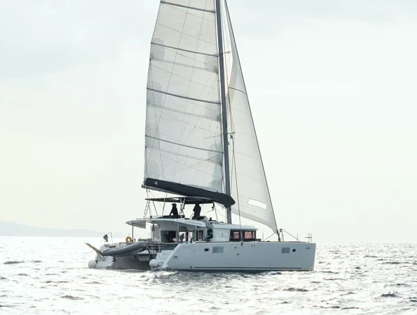 Lagoon 450  Flybridge - Yacht Charter Sailica