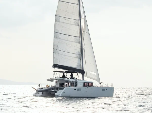 Lagoon 450  Flybridge - Yacht Charter Sailica