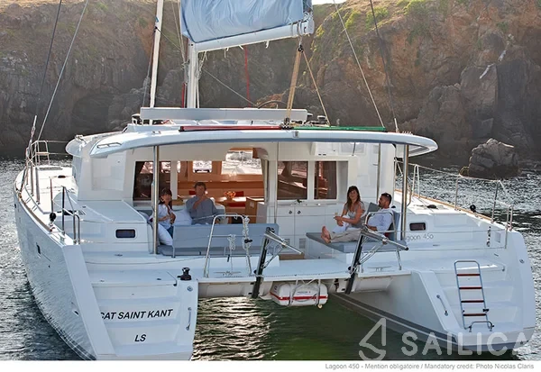 Lagoon 450  Flybridge - Yacht Charter Sailica