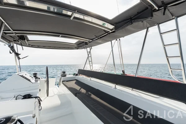 Lagoon 450  Flybridge - Yacht Charter Sailica