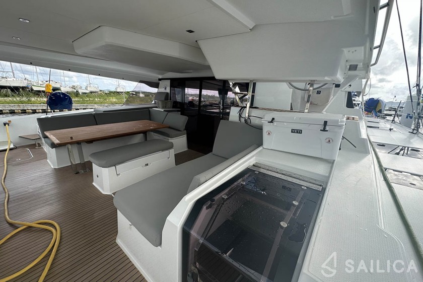 Aura 51 - Yacht Charter Sailica