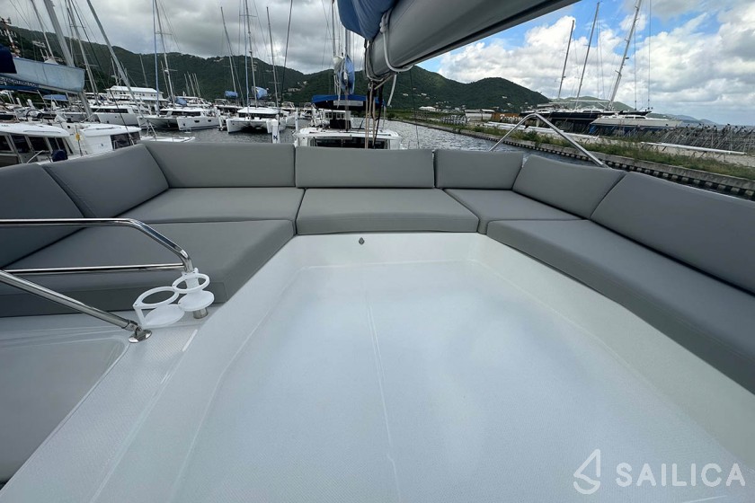 Aura 51 - Yacht Charter Sailica