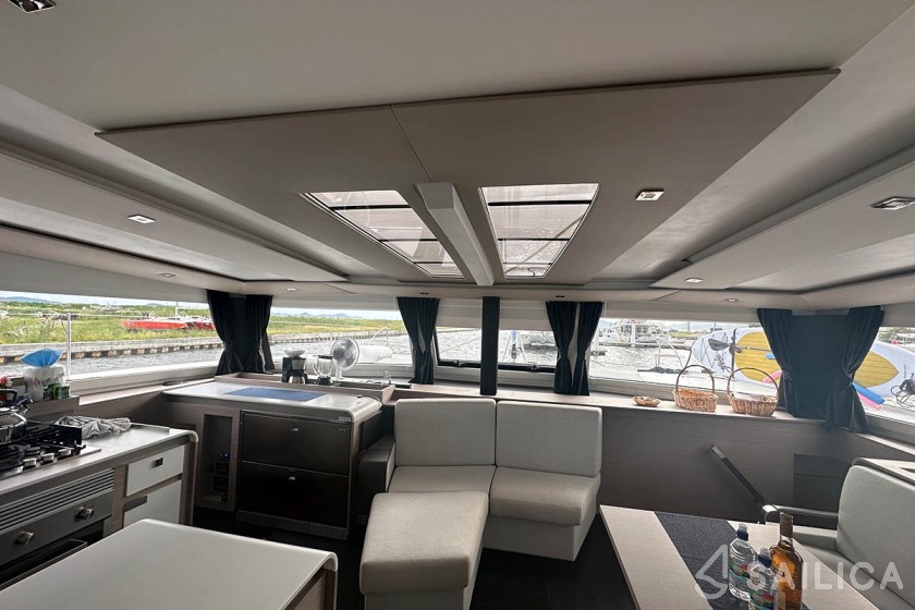 Aura 51 - Yacht Charter Sailica