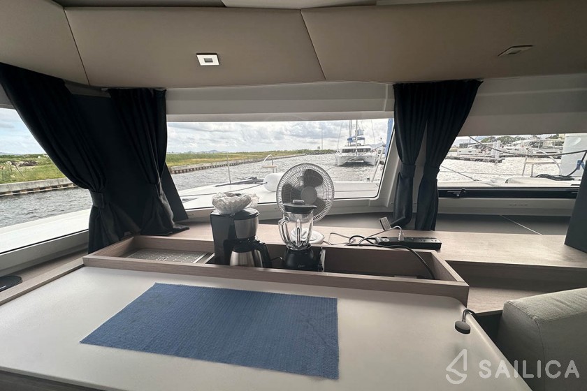 Aura 51 - Yacht Charter Sailica