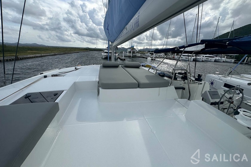 Aura 51 - Yacht Charter Sailica