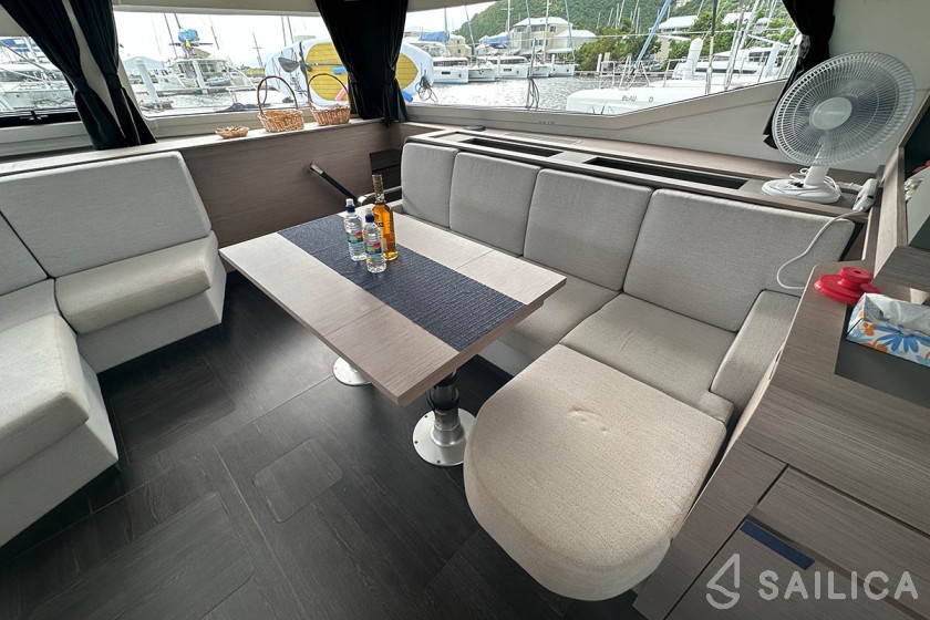 Aura 51 - Yacht Charter Sailica