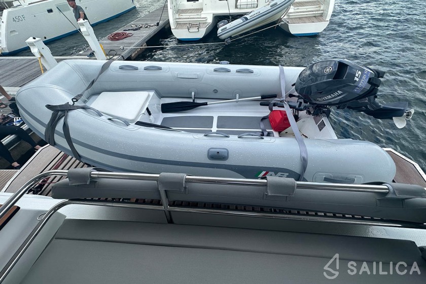Aura 51 - Yacht Charter Sailica