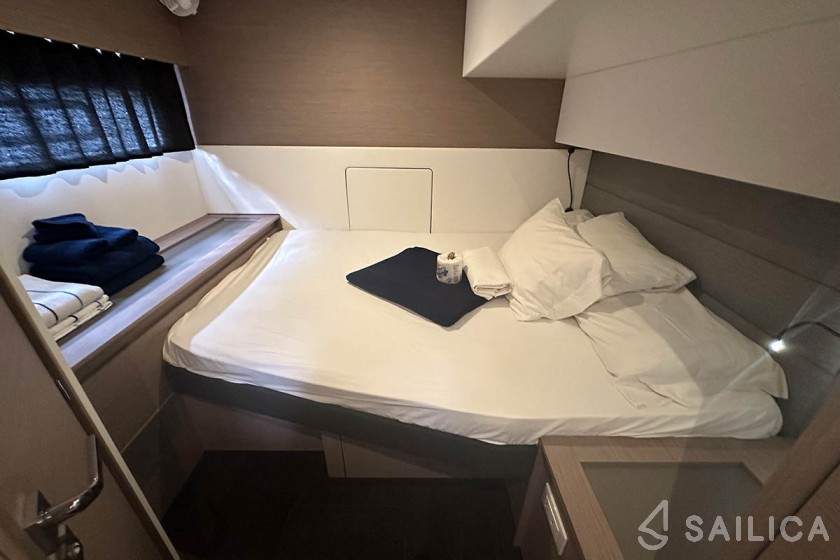 Aura 51 - Yacht Charter Sailica