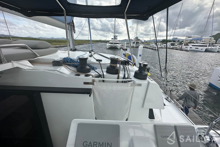 Aura 51 - Yacht Charter Sailica