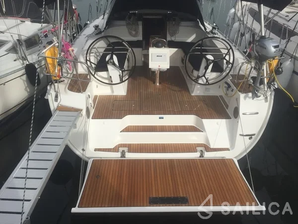 Bavaria 46 Cruiser - Photo #24 Bavaria 46 Cruiser - Yacht Charter Sailica