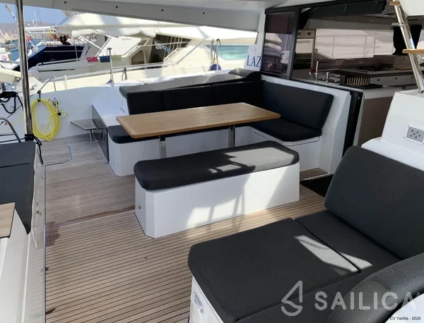 Elba 45 - Yacht Charter Sailica