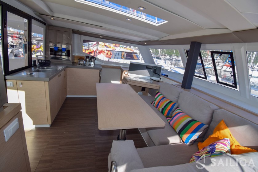 Lucia 40 - Yacht Charter Sailica