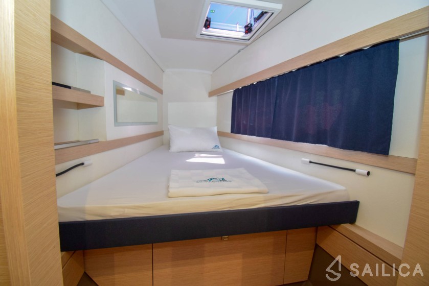 Lucia 40 - Yacht Charter Sailica