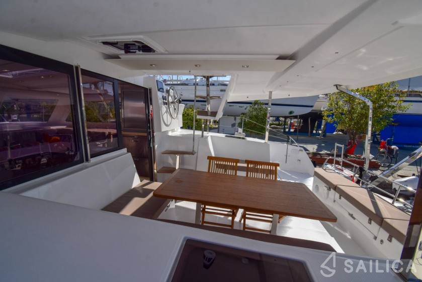 Lucia 40 - Yacht Charter Sailica