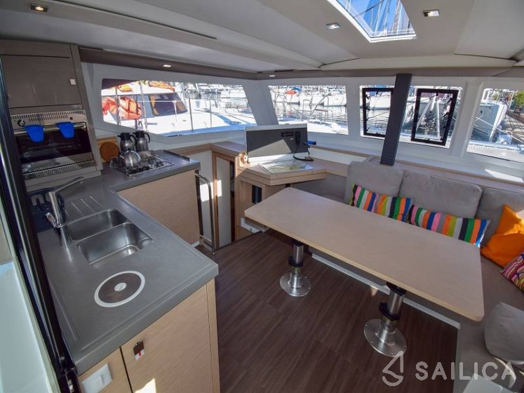 Lucia 40 - Yacht Charter Sailica