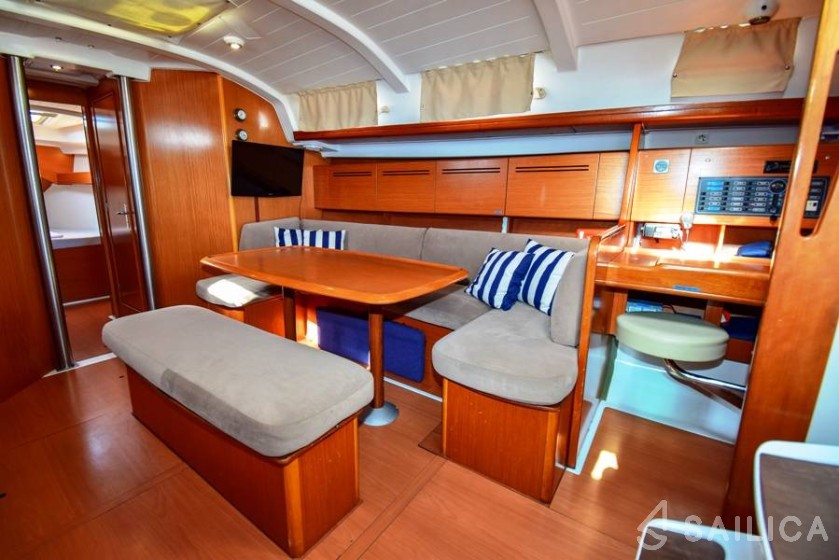 Cyclades 43.4 - Yacht Charter Sailica