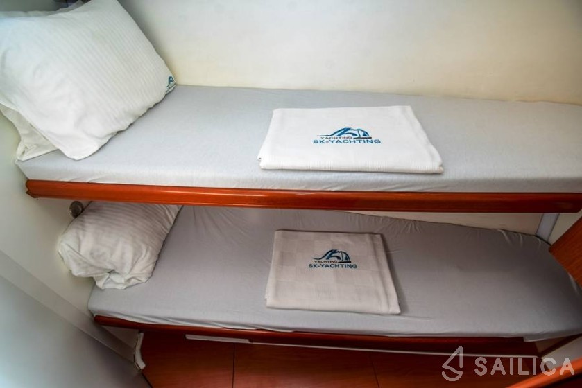 Cyclades 43.4 - Yacht Charter Sailica