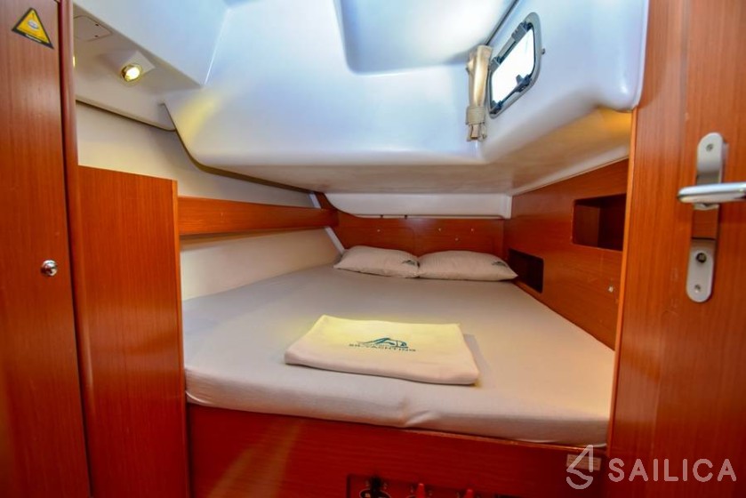 Cyclades 43.4 - Yacht Charter Sailica
