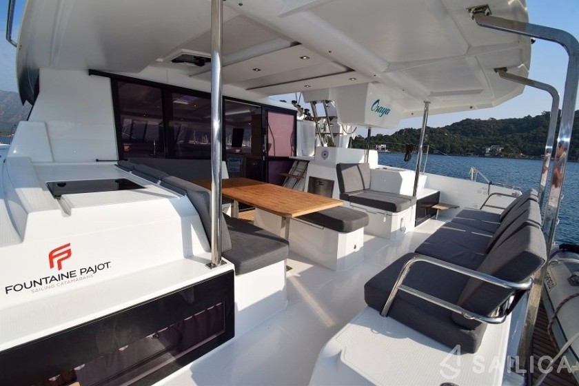 Astréa 42 - Yacht Charter Sailica