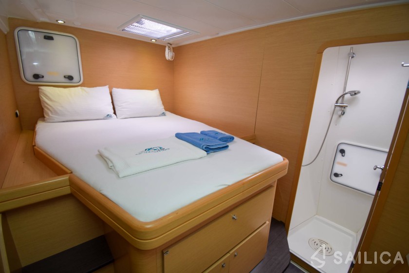 Lagoon 421 - Yacht Charter Sailica
