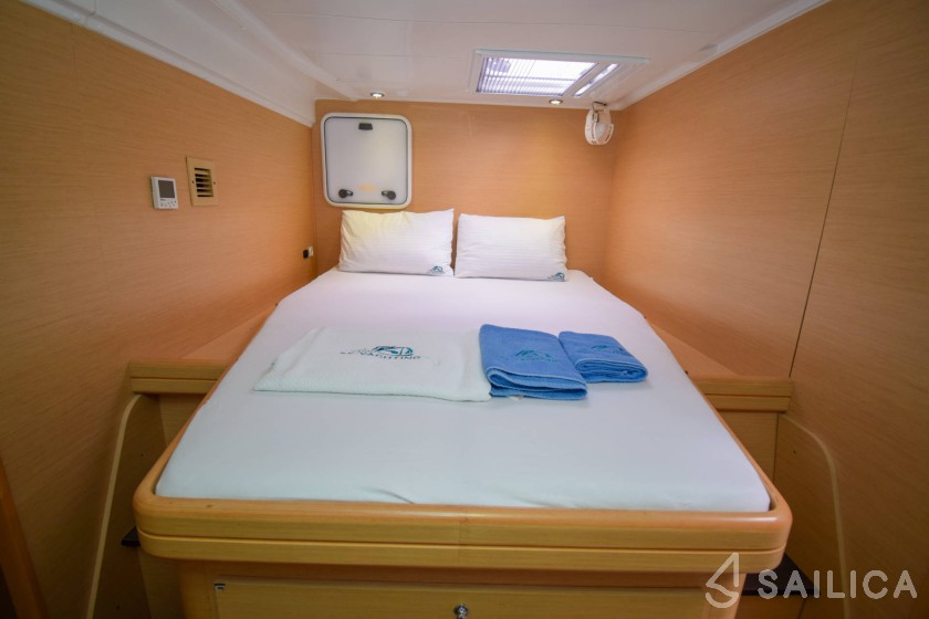 Lagoon 421 - Yacht Charter Sailica